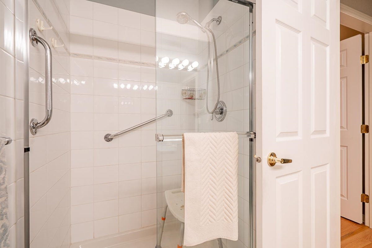 Garden / Landscaping Photo of 202 3098 Guildford Way, Coquitlam, BC