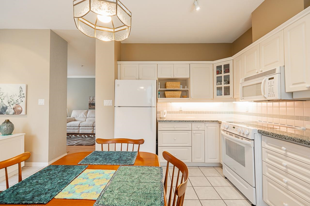 Primary Bathroom Photo of 202 3098 Guildford Way, Coquitlam, BC