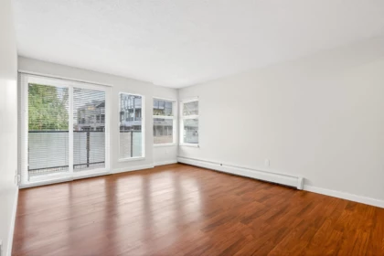Breakfast Nook Photo of 213 1850 E Southmere Crescent, Surrey, BC