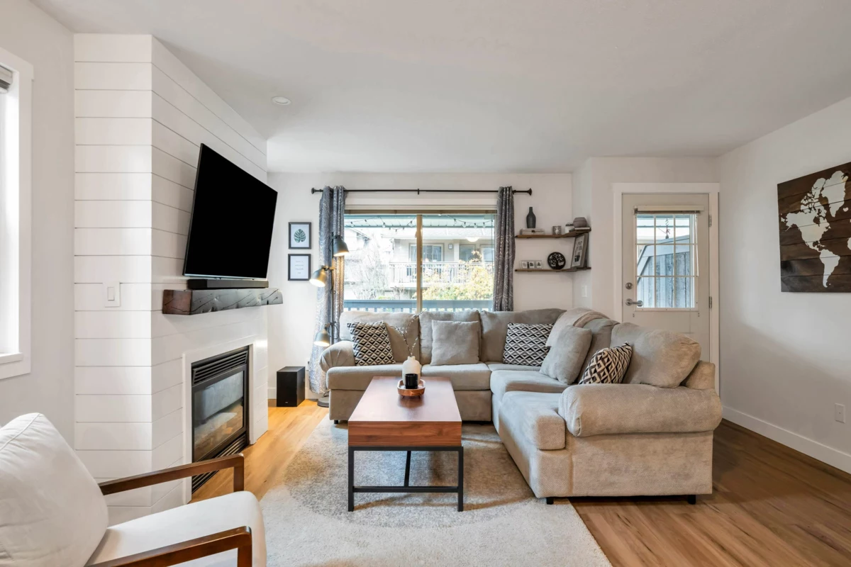 Family Room Photo of 23 19250 65 Avenue, Surrey, BC