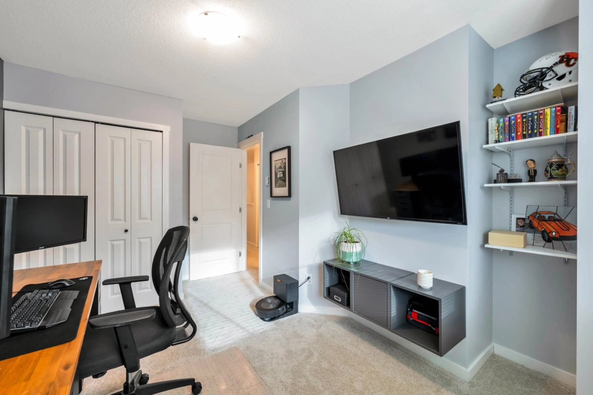 Front Yard Photo of 23 19250 65 Avenue, Surrey, BC