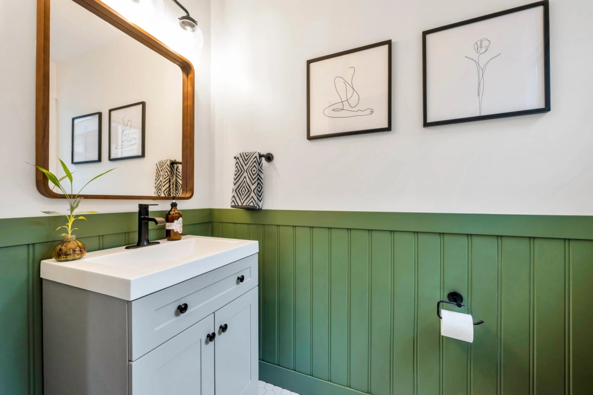 Guest Bathroom Photo of 23 19250 65 Avenue, Surrey, BC