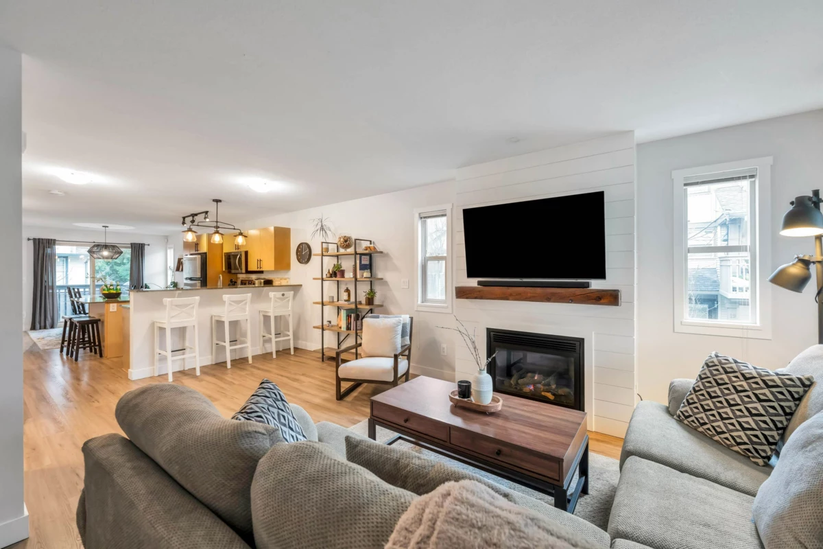 Kitchen Photo of 23 19250 65 Avenue, Surrey, BC