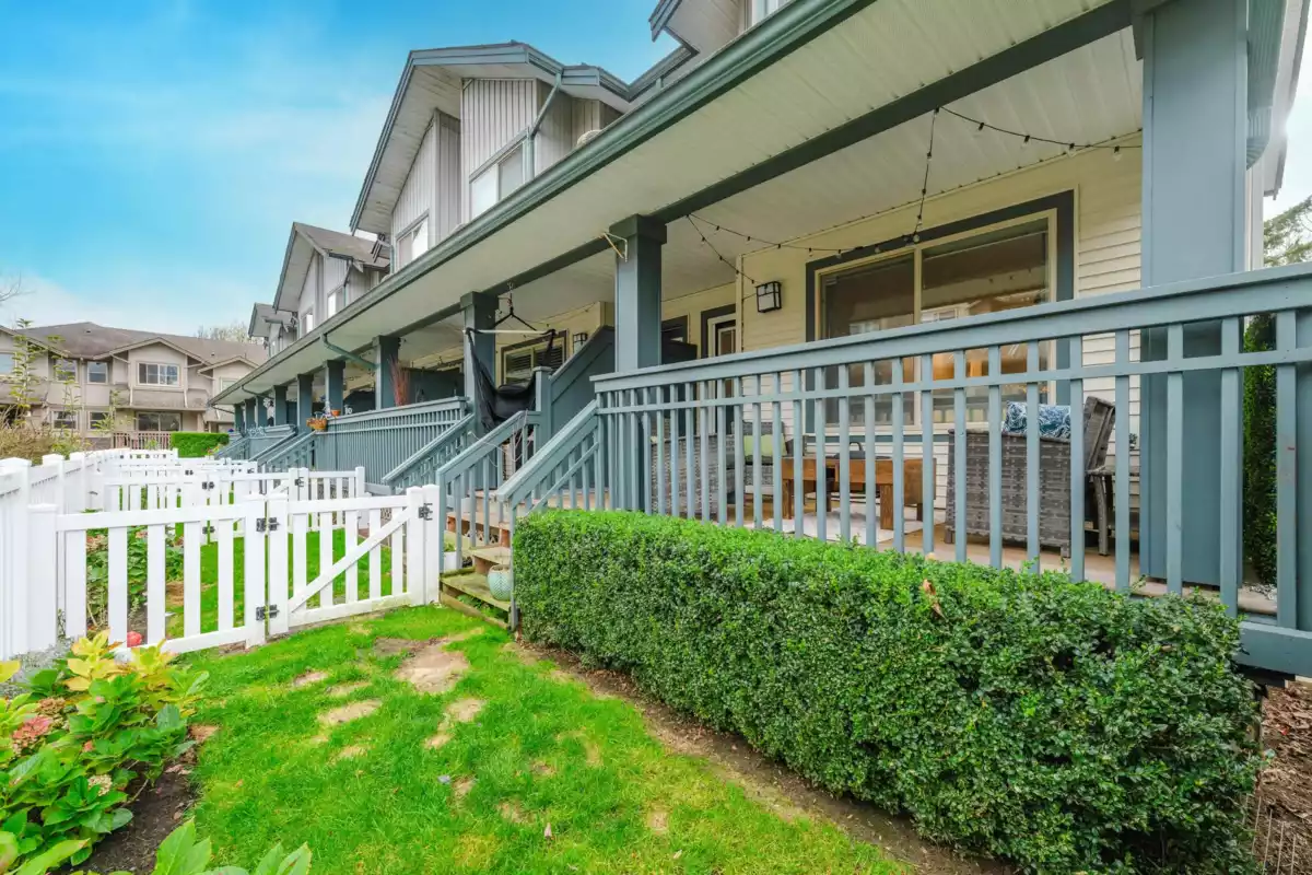 Outdoor Kitchen Photo of 23 19250 65 Avenue, Surrey, BC