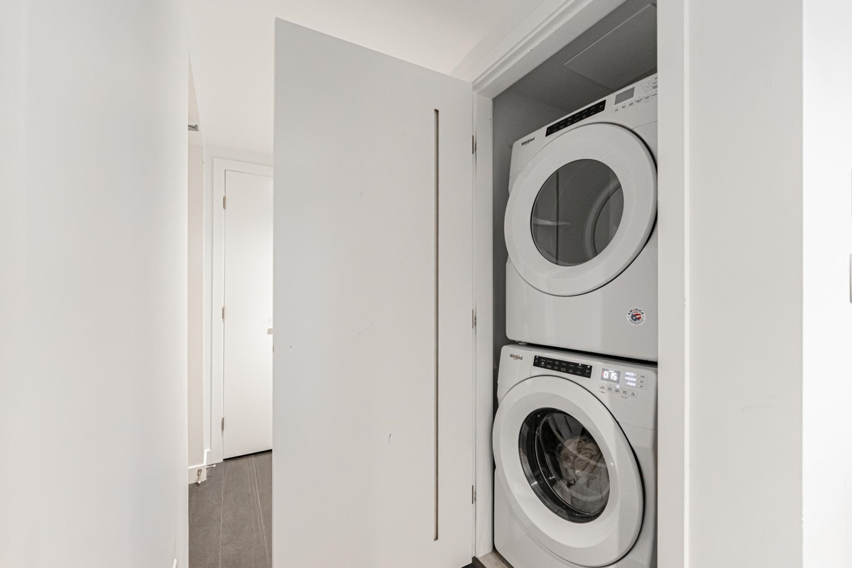 Mudroom Photo of 3406 2085 Skyline Court, Burnaby, BC
