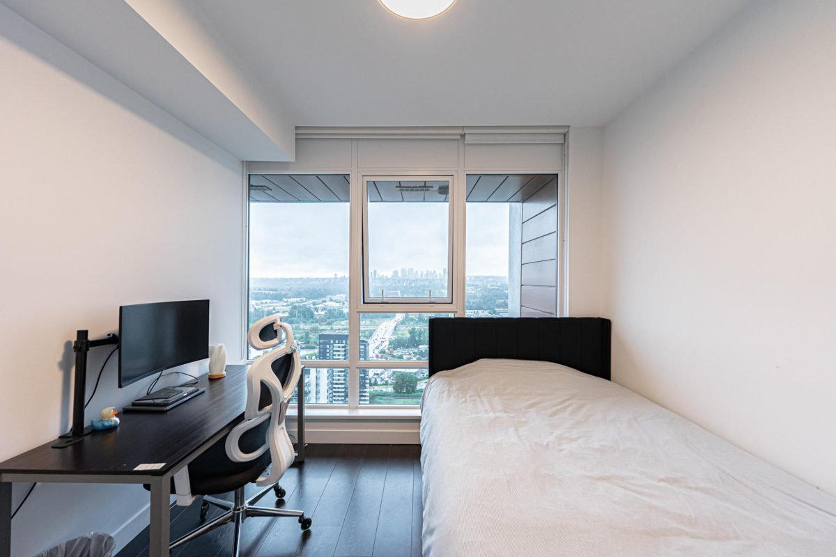 Primary Bathroom Photo of 3406 2085 Skyline Court, Burnaby, BC