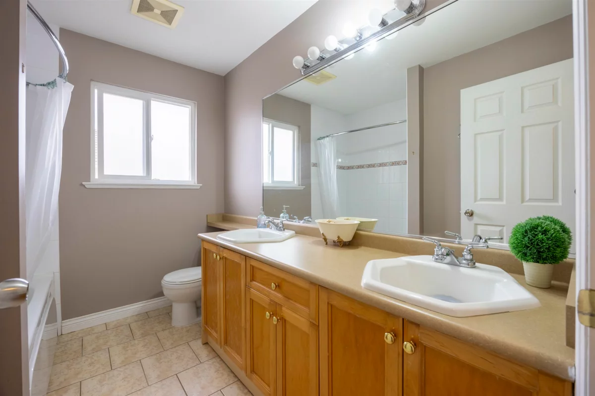 Garden / Landscaping Photo of 4573 No. 5 Road, Richmond, BC