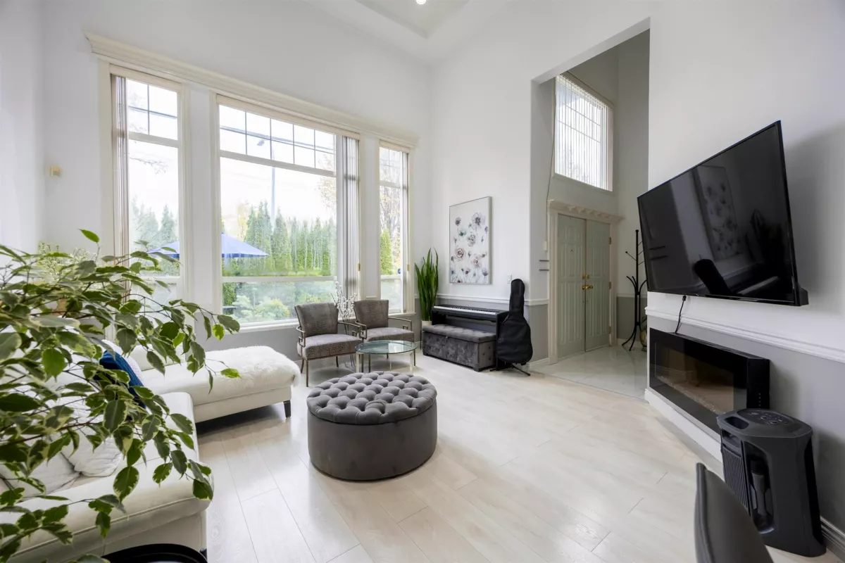 Primary Bathroom Photo of 4573 No. 5 Road, Richmond, BC