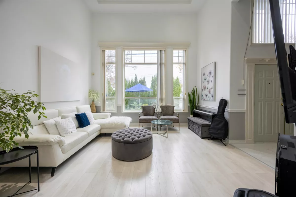 Walk-In Closet Photo of 4573 No. 5 Road, Richmond, BC