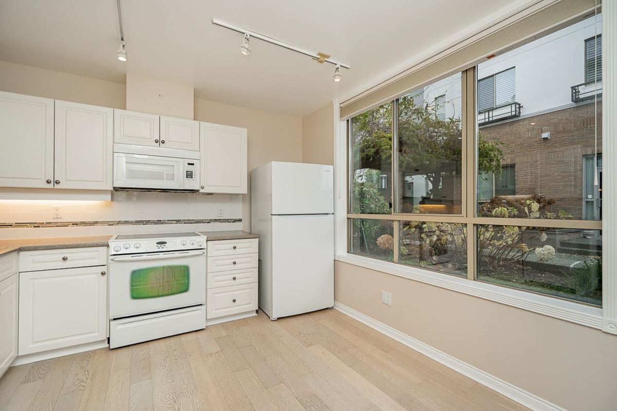 Basement Recreation Room Photo of 102 15169 Buena Vista Avenue, White Rock, BC