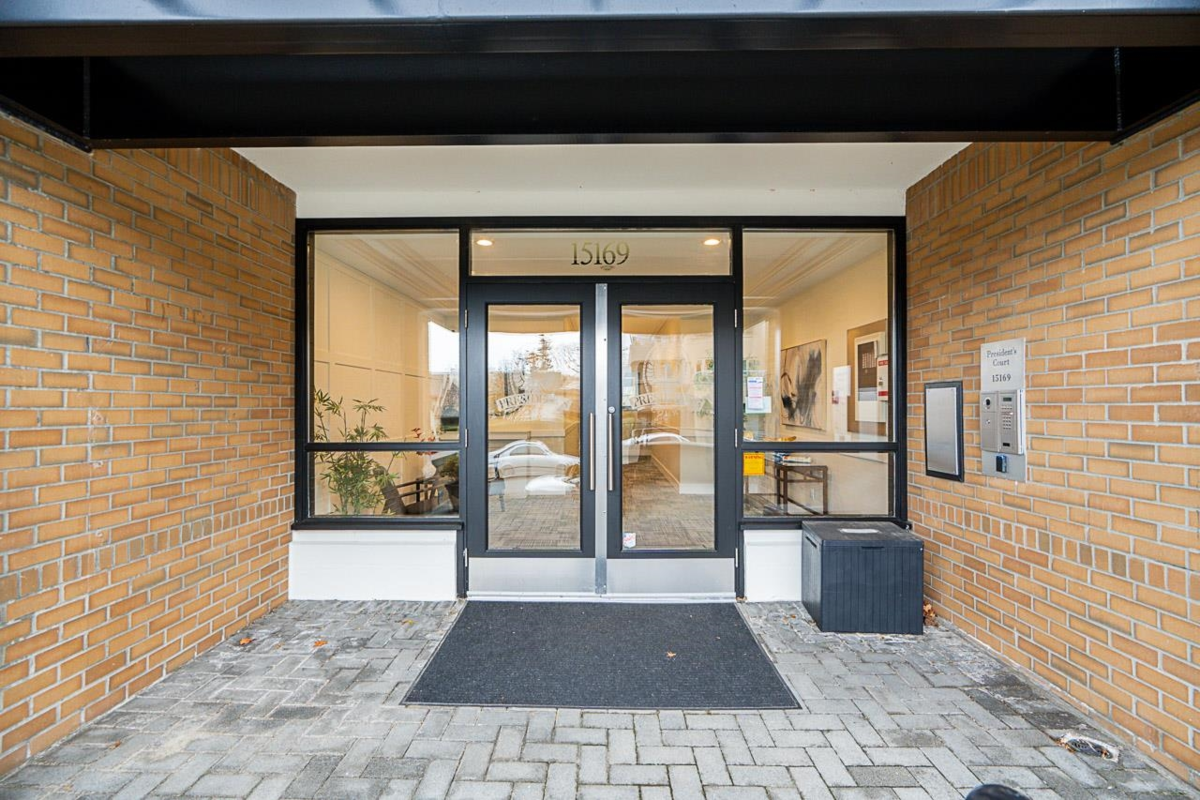 Family Room Photo of 102 15169 Buena Vista Avenue, White Rock, BC