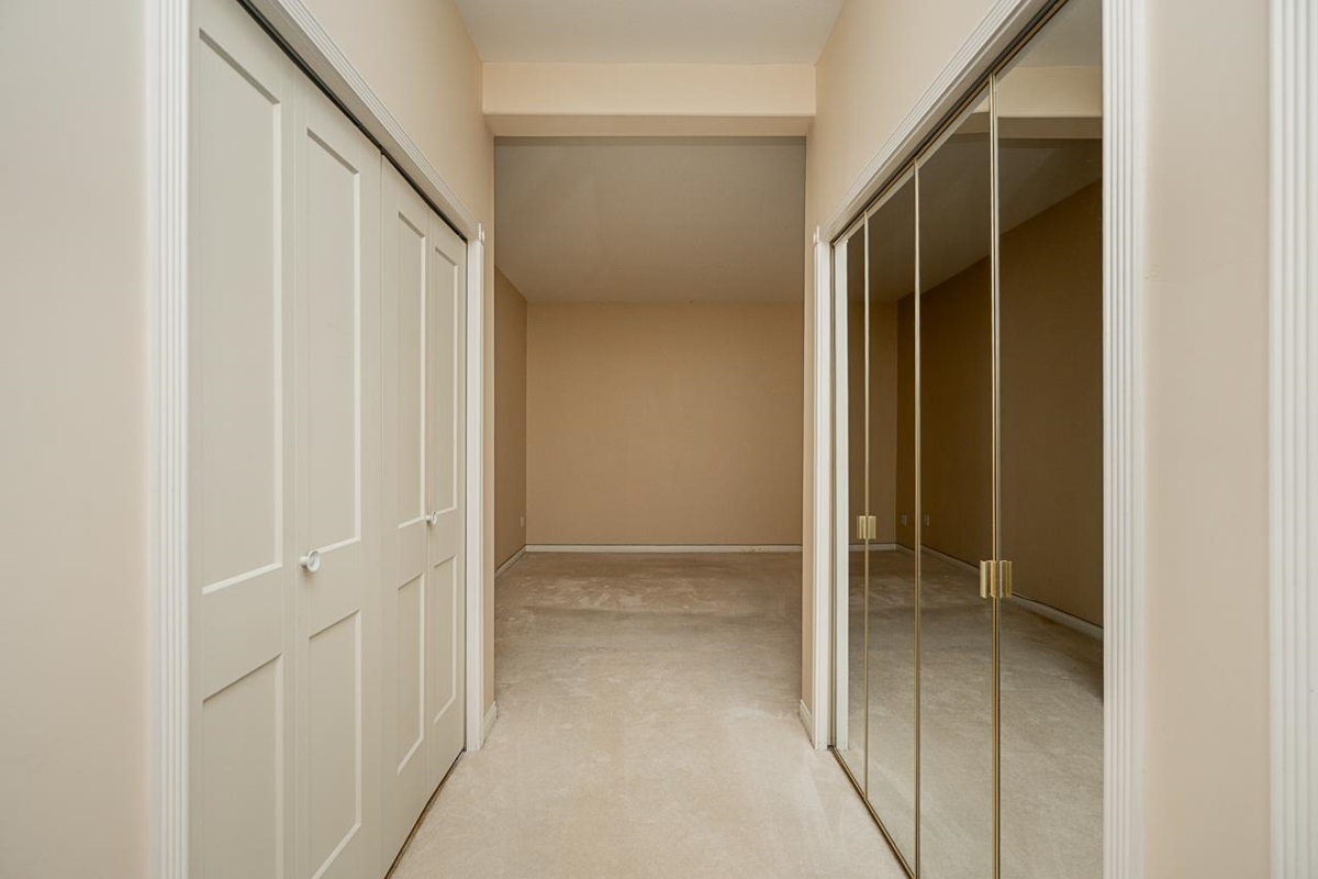 Hallway Photo of 102 15169 Buena Vista Avenue, White Rock, BC