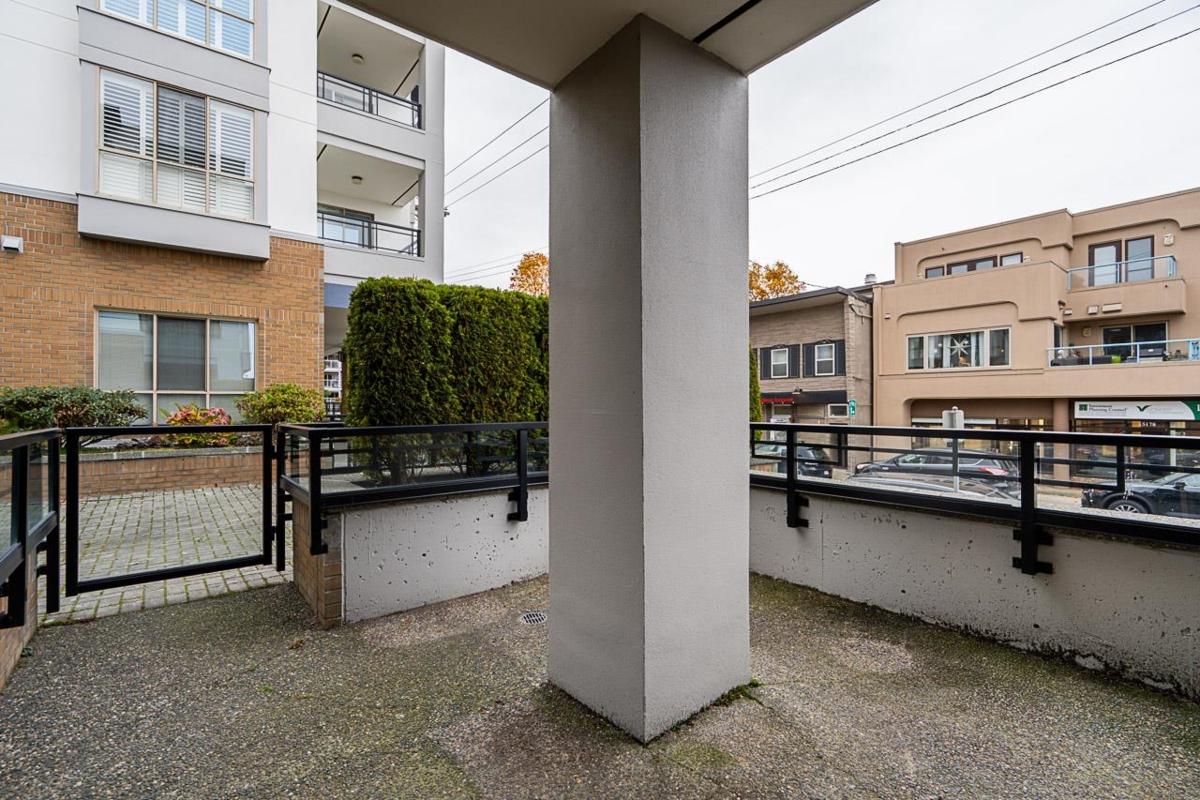 Hot Tub / Spa Photo of 102 15169 Buena Vista Avenue, White Rock, BC