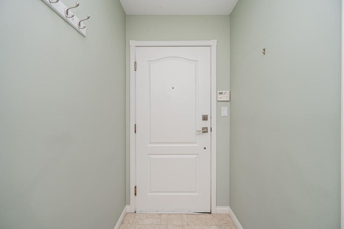 Kitchen Island Photo of 102 15169 Buena Vista Avenue, White Rock, BC