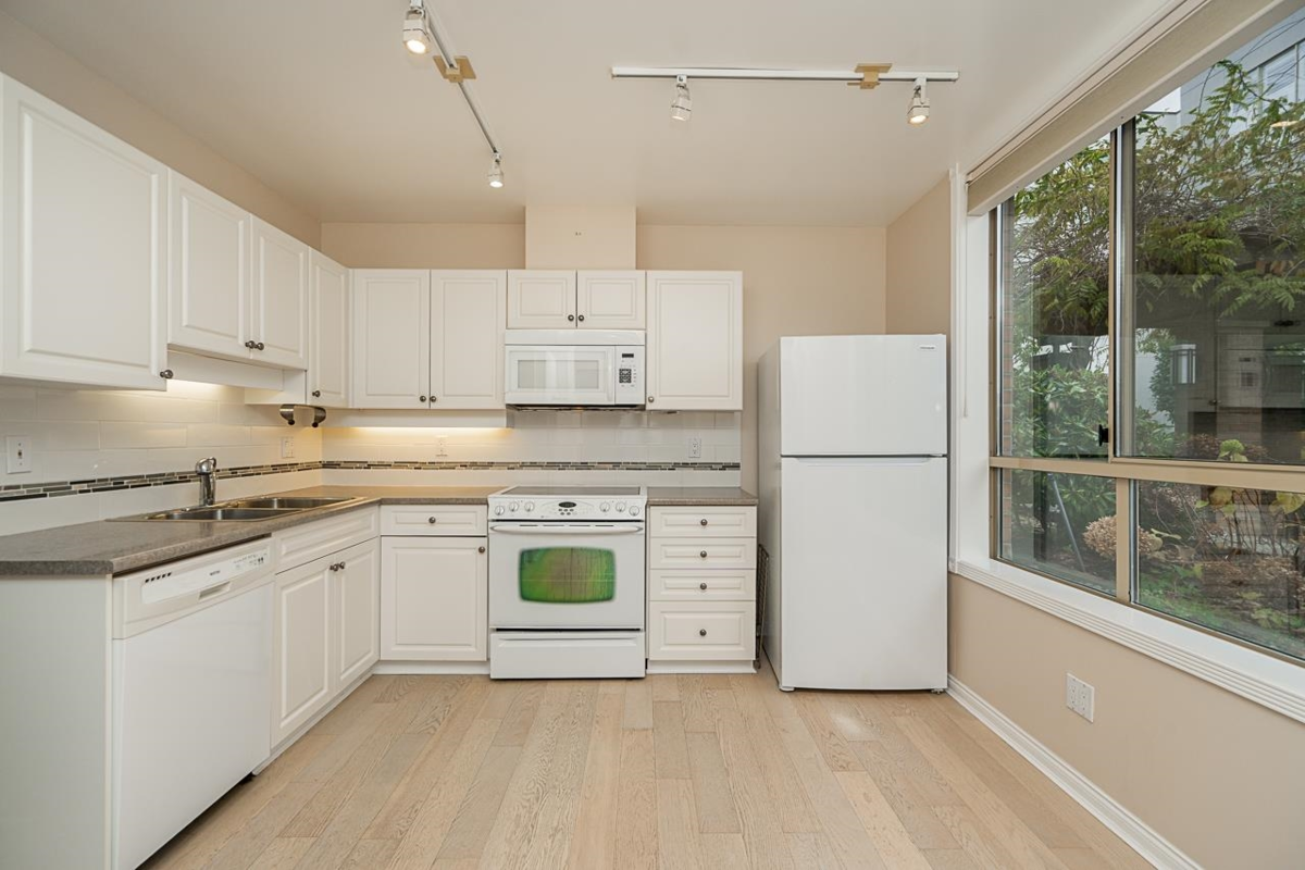 Loft / Bonus Room Photo of 102 15169 Buena Vista Avenue, White Rock, BC