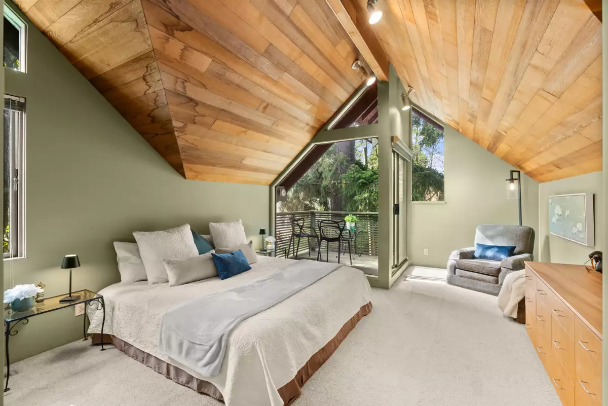 Garden / Landscaping Photo of 5588 Olympic Street, Vancouver, BC