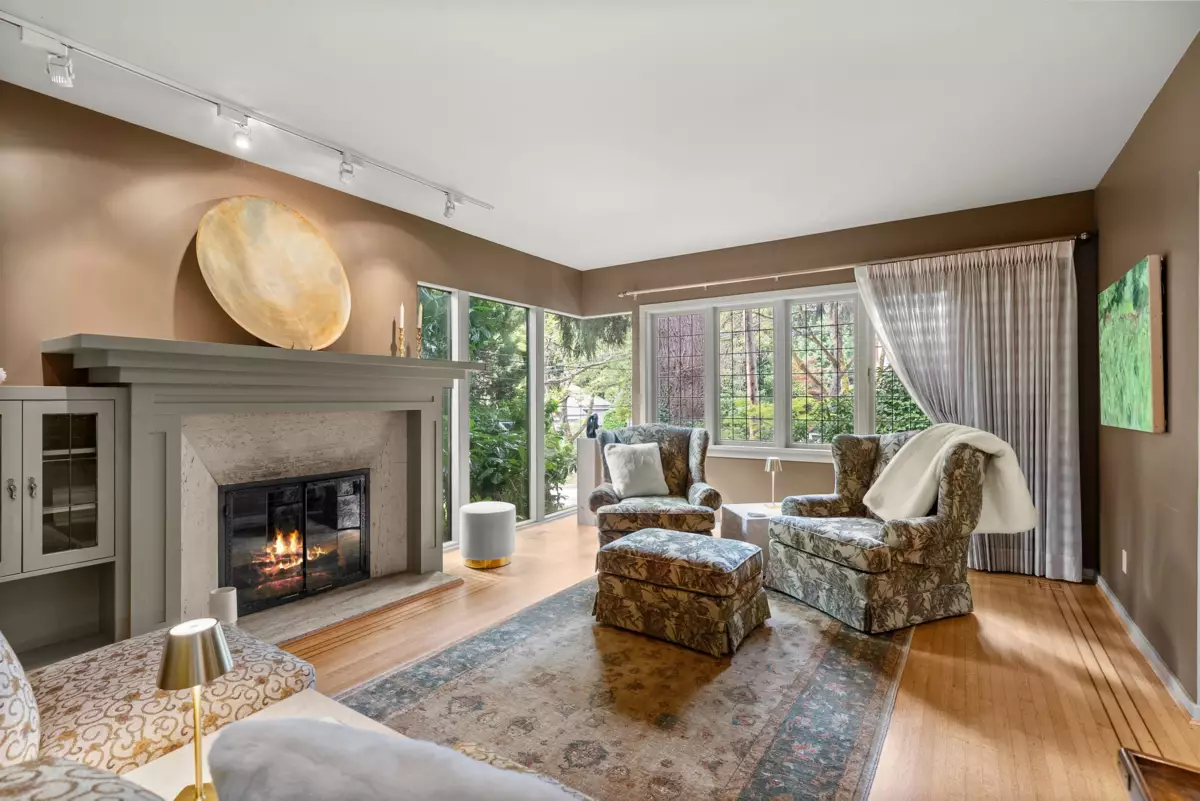 Kitchen Island Photo of 5588 Olympic Street, Vancouver, BC