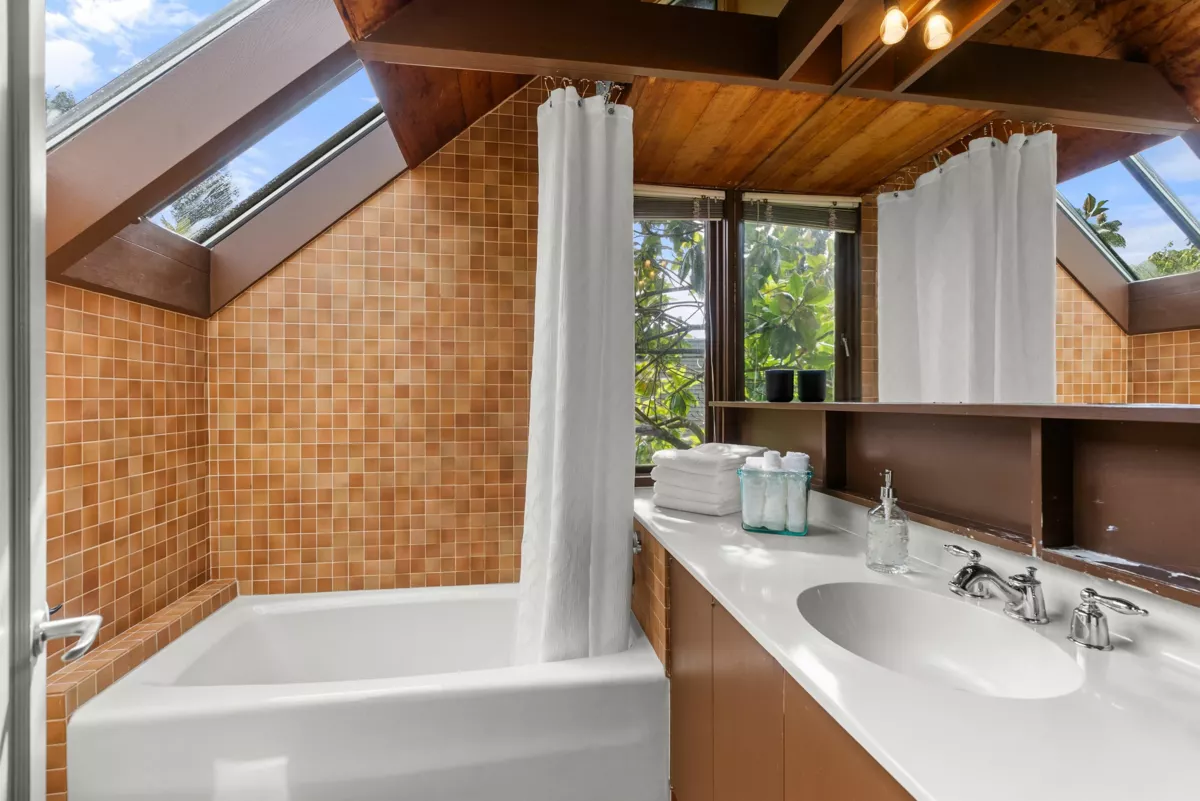 Outdoor Kitchen Photo of 5588 Olympic Street, Vancouver, BC