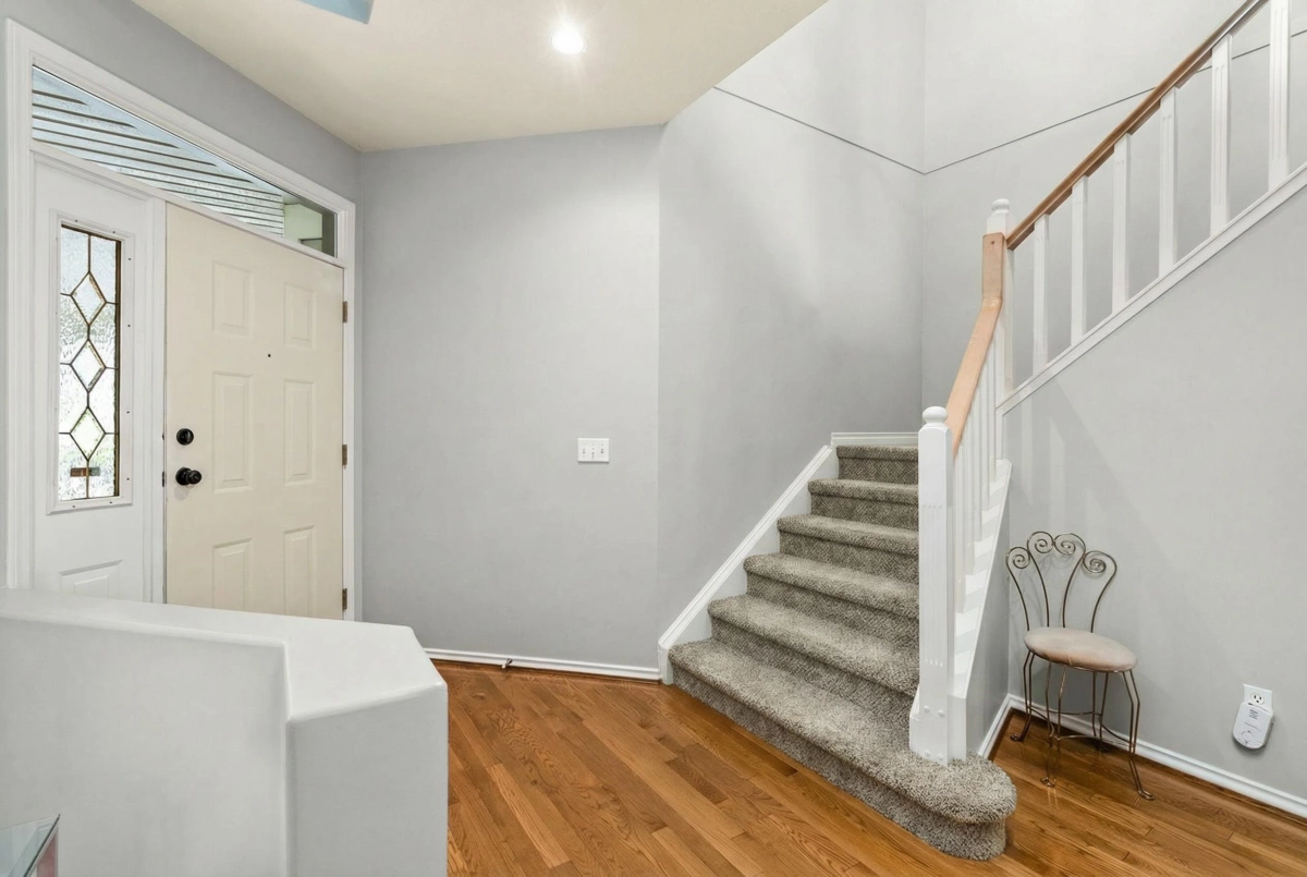 Entry Foyer Photo of 26 6380 121 Street, Surrey, BC