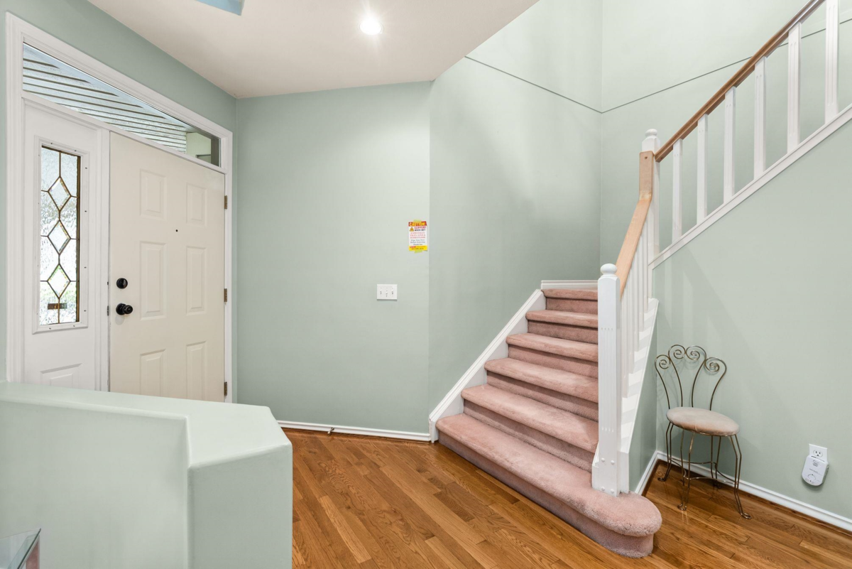 Hallway Photo of 26 6380 121 Street, Surrey, BC