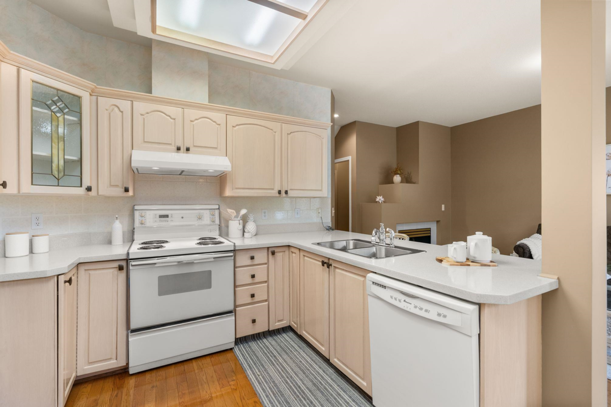 Kitchen Island Photo of 26 6380 121 Street, Surrey, BC