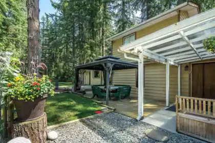 Entry Foyer Photo of 2552 200 Street, Langley, BC