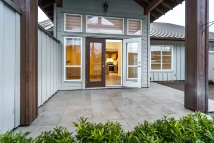 Entry Foyer Photo of 202 2828 152 Street, Surrey, BC