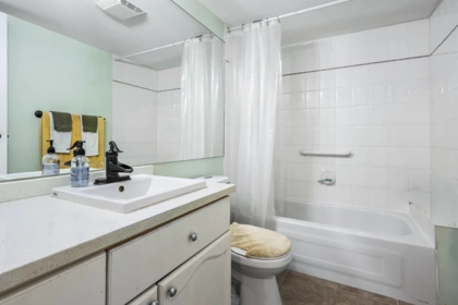 Powder Room Photo of 120 33175 Old Yale Road, Abbotsford, BC