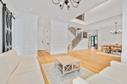 Entry Foyer Photo of 1577 131 Street, Surrey, BC