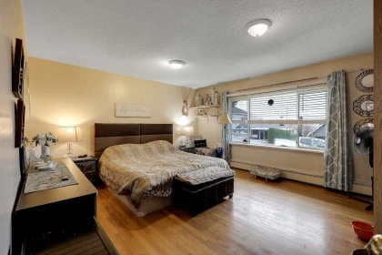 Powder Room Photo of 10956 128a Street, Surrey, BC
