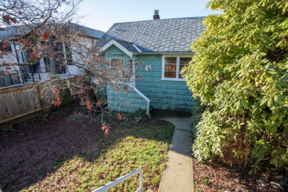 Breakfast Nook Photo of 11 Hythe Avenue, Burnaby, BC