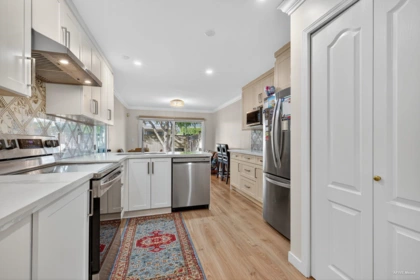 Kitchen Photo of 37 12165 75 Avenue, Surrey, BC