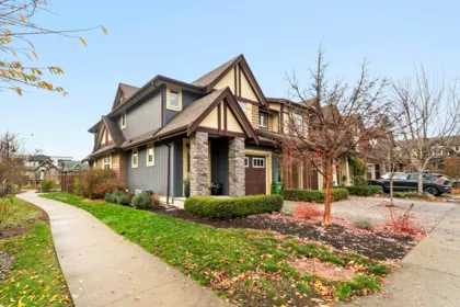 5505 Chinook Street, Chilliwack, BC, Chilliwack — Row House (Non-Strata) for sale