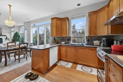 Breakfast Nook Photo of 15381 36 Avenue, Surrey, BC