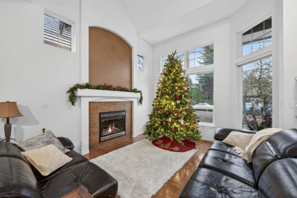 Kitchen Photo of 15381 36 Avenue, Surrey, BC