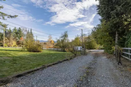 Front Yard Photo of 33625 Ferndale Avenue, Mission, BC
