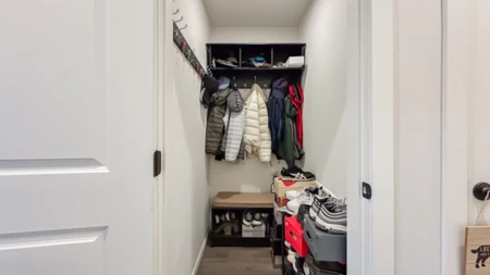 Hallway Photo of 20 17557 100 Avenue, Surrey, BC