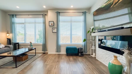 Kitchen Island Photo of 20 17557 100 Avenue, Surrey, BC