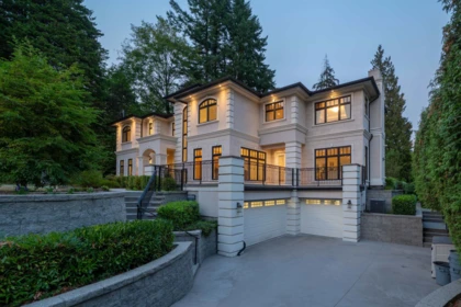 Hot Tub / Spa Photo of 920 3rd Street, West Vancouver, BC