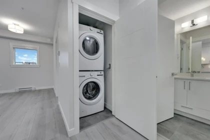 Hallway Photo of 118 33886 Pine Street, Abbotsford, BC