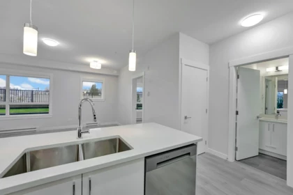 Kitchen Island Photo of 118 33886 Pine Street, Abbotsford, BC
