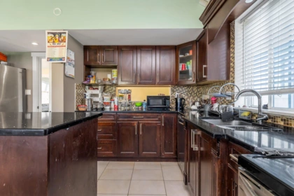 Breakfast Nook Photo of 32615 Bevan Avenue, Abbotsford, BC