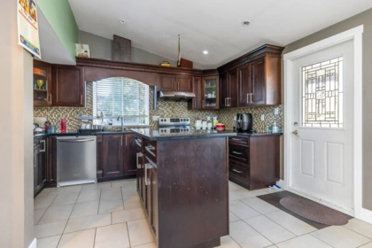 Kitchen Photo of 32615 Bevan Avenue, Abbotsford, BC