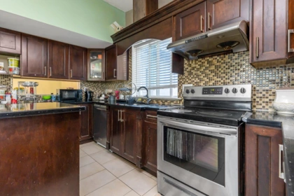 Pantry Photo of 32615 Bevan Avenue, Abbotsford, BC