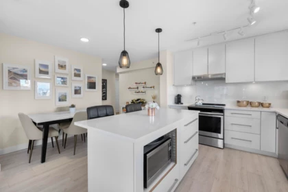 Kitchen Photo of 404 15785 Croydon Drive, Surrey, BC