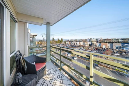 Staircase Photo of 404 15785 Croydon Drive, Surrey, BC