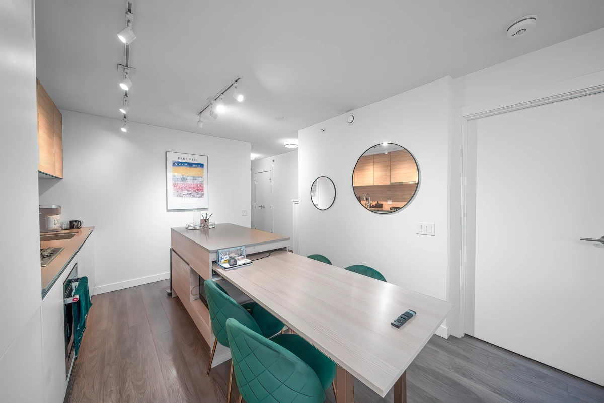 Pantry Photo of 810 988 Quayside Drive, New Westminster, BC