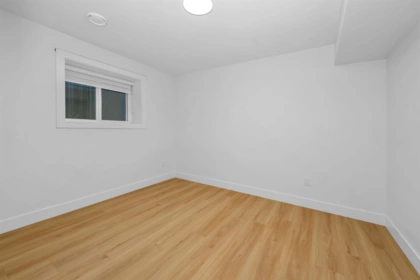 Laundry Room Photo of 8 2168 Vinewood Street, Abbotsford, BC