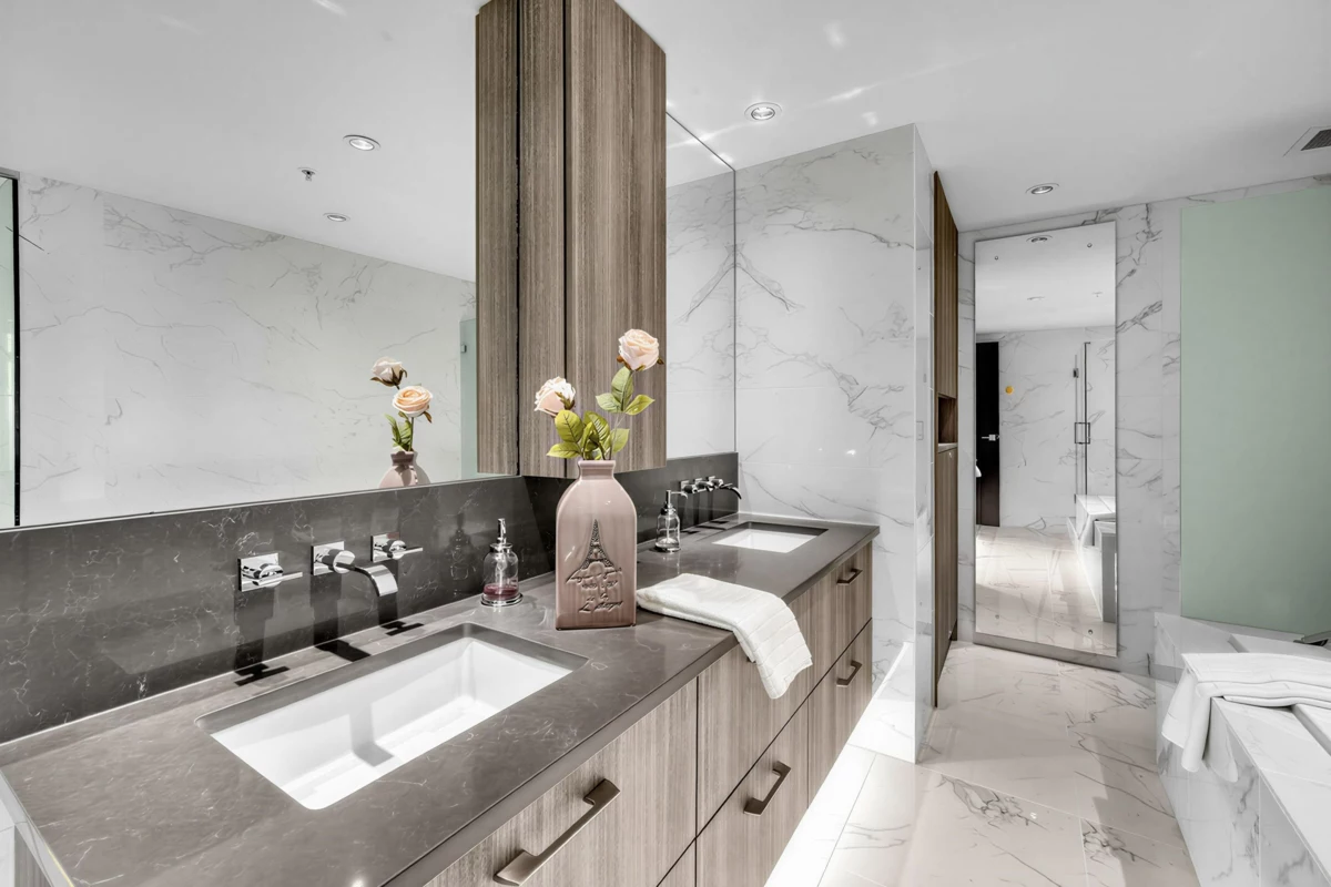 Kitchen Island Photo of 1705 210 Salter Street, New Westminster, BC