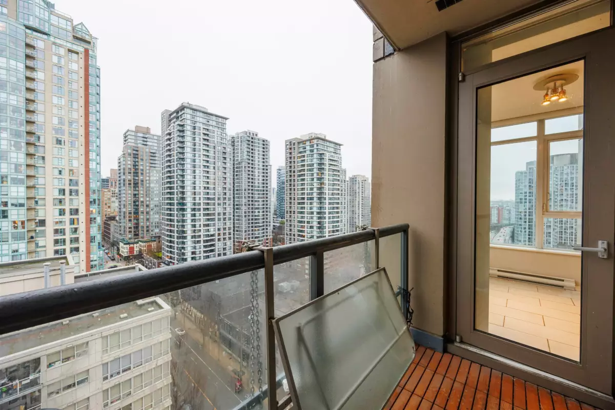 Outdoor Patio Photo of 1603 1001 Homer Street, Vancouver, BC